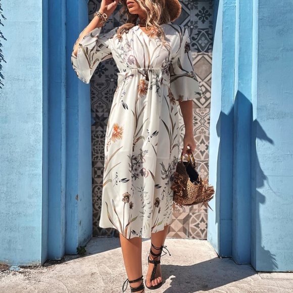 Boho Floral Print Ruffle Sleeve Vacation Dress - Picture 3 of 6